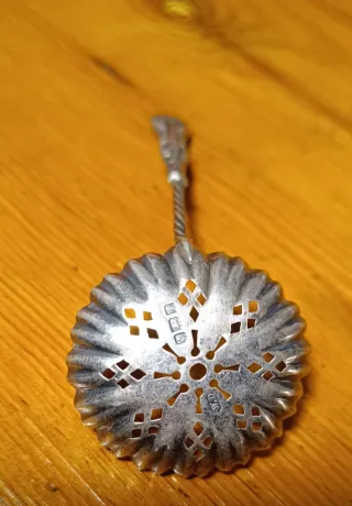 Colador plata pequeño antiguo