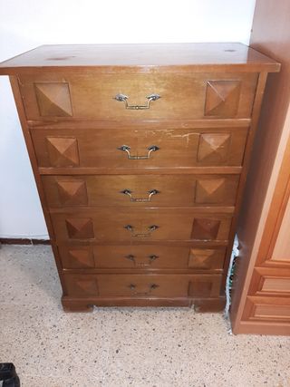 Cómoda de Madera Vintage.