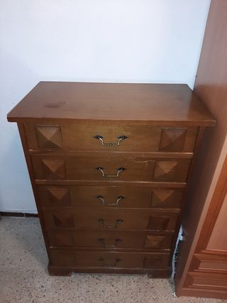 Cómoda de Madera Vintage.