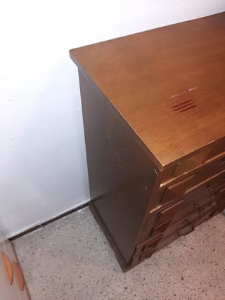 Cómoda de Madera Vintage.