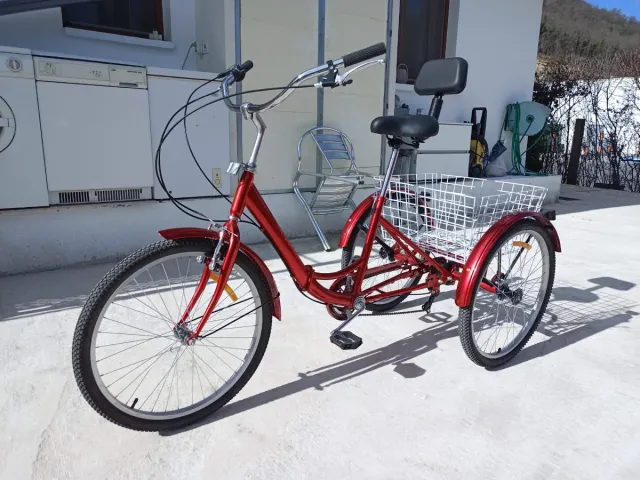 Triciclo Rojo con Cesta
