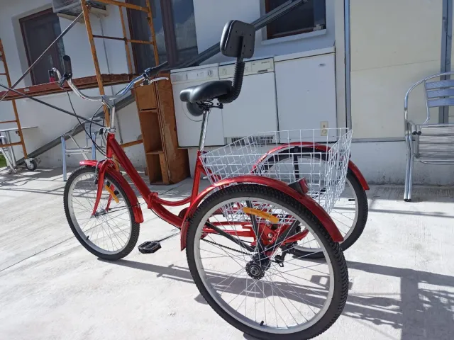 Triciclo Rojo con Cesta