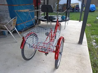 Triciclo Rojo con Cesta