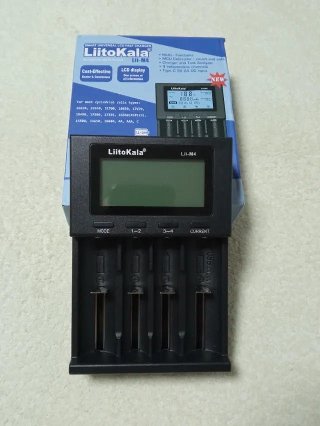 Cargador LiitoKala Lii-M4 LCD Universal