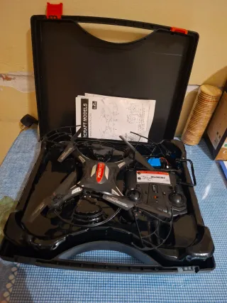 Dron Predator con mando y maletín