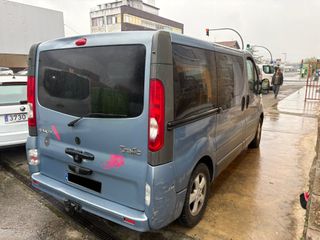RENAULT TRAFIC GENERATION 2.5 DCI 150 2011