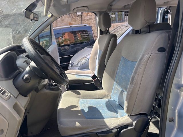 RENAULT TRAFIC GENERATION 2.5 DCI 150 2011