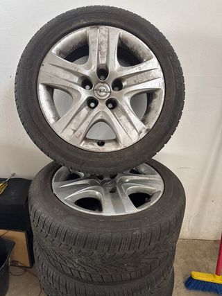 4 llantas tapacubo Opel con neumático 225/50 R17