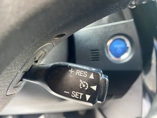 Toyota Auris Feel Híbrido. Total garantía!