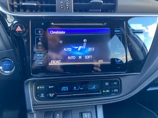 Toyota Auris Feel Híbrido. Total garantía!