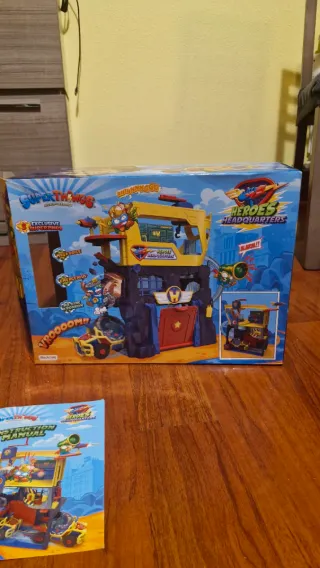 Superthings cuartel general héroes