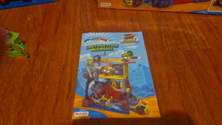 Superthings cuartel general héroes