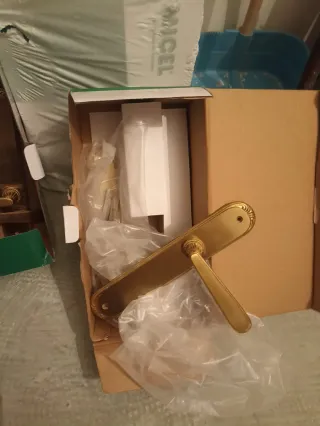 8 pares manivelas doradas clásicas