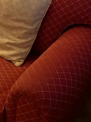 Sofá 3 plazas rojo y beige