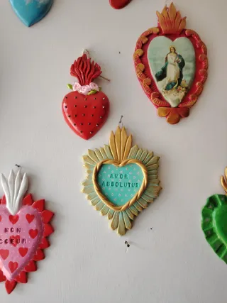 Ex voto decorazione in argilla amor absolutus