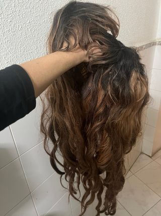 2 Pelucas usadas sinteticas marron mechas doradas