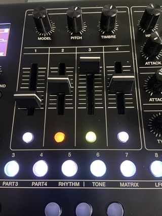 Roland SH-4d Sintetizador