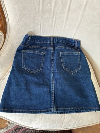 Falda vaquera con botones. Talla S