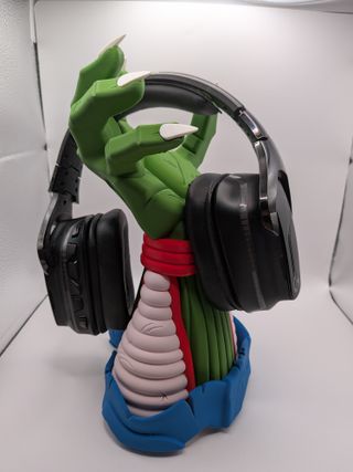 Soporte mandos / gamepads inspirado en Piccolo