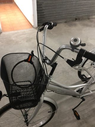 Bicicleta / Triciclo de Paseo Nuevo con Cesta