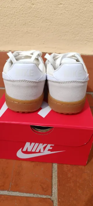 Nike Zapatillas beige