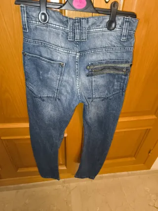Pantalón vaquero Zara Talla 9/10