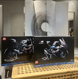 LEGO Technic BMW M 1000 RR