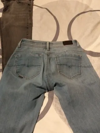 Lote 3 Pantalones Vaqueros Desgastados