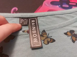 Camiseta tirantes azul con mariposas