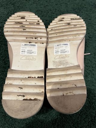 Zapatos Clarks Beige y Blanco