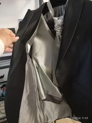 Traje de Novio/Padrino azul  marinoy Plateado