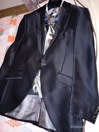 Traje de Novio/Padrino azul  marinoy Plateado