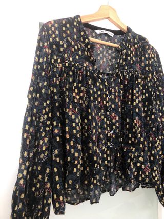 Blusa Zara estampada con brillos