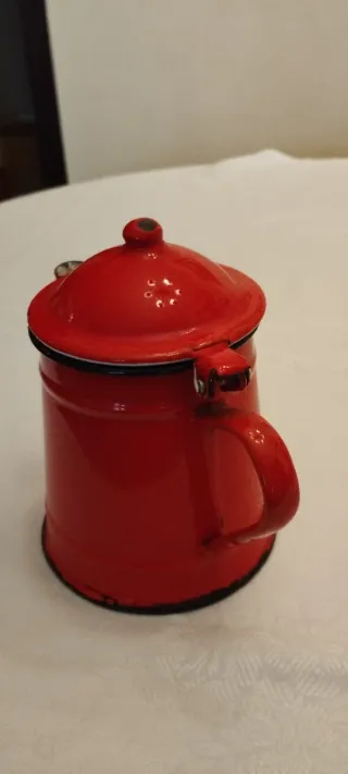 Tetera Metálica Vintage Roja