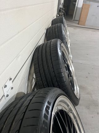 Llantas 19” pulgadas con Garganta