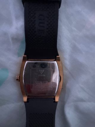 Reloj Guess Dorado y Negro con Cristales