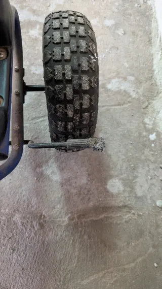 Coche a pedales niño