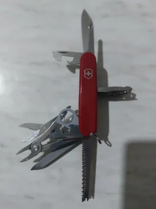 Coltellino Victorinox Rosso