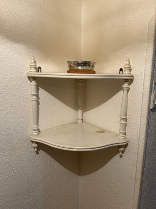 Estantería de esquina blanca
