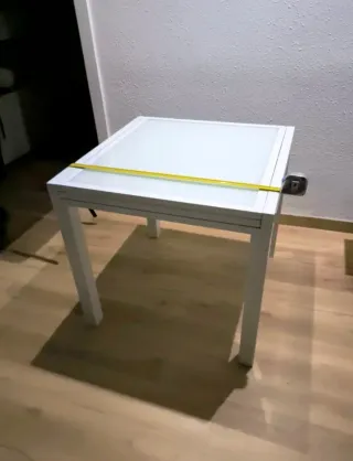 Yo la he utilizado para mesa de comedor interior