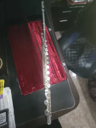 Flauta Travesera Yamaha YFL221S