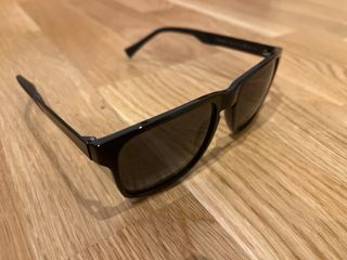 Gafas de Sol Hawkers Negras y Amarillas