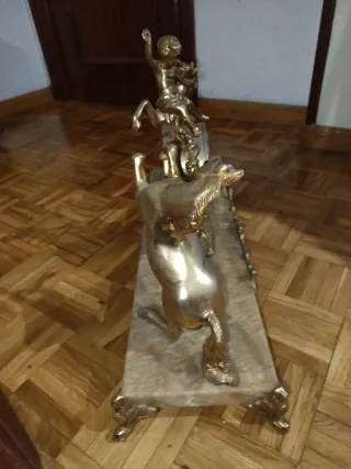 Reloj de mesa mármol y bronce caballos