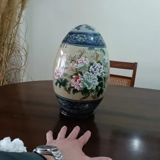 Uova decorative in porcellana