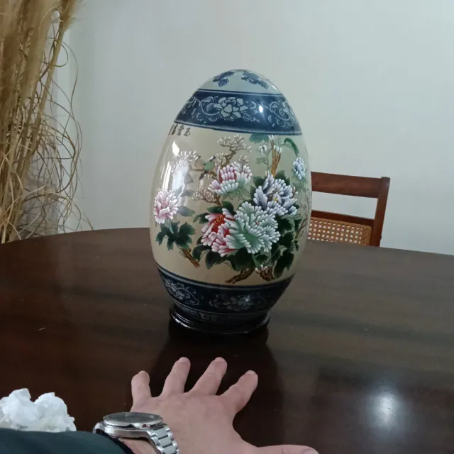 Huevos decorativos de porcelana