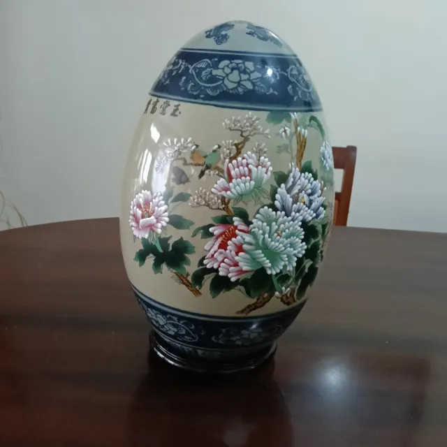 Huevos decorativos de porcelana