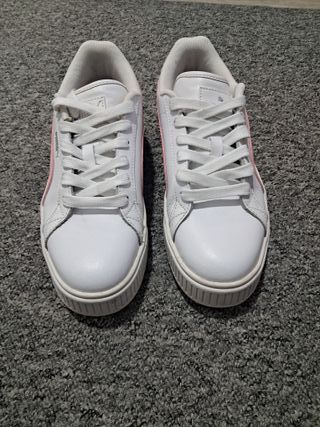 Zapatillas Puma Blancas y Rosas