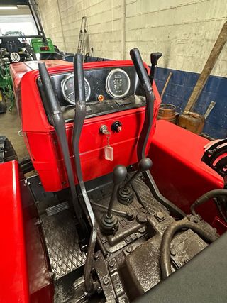 Tractor Massey Ferguson 174C Orugas