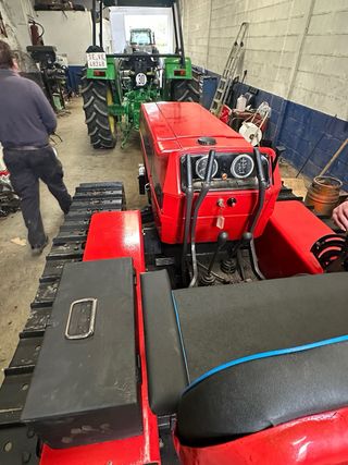 Tractor Massey Ferguson 174C Orugas