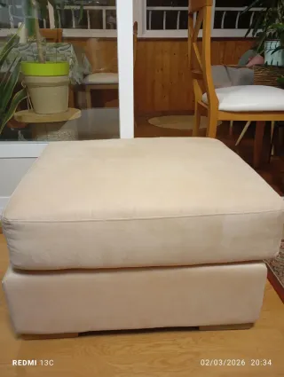 Sofá y puf beige/marrón